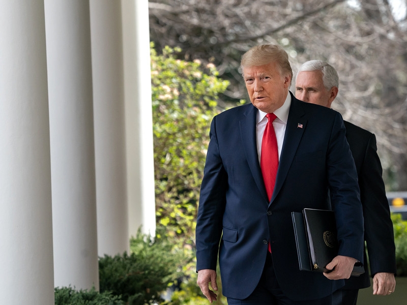 Трамп затеял перепалку с губернатором Нью-Йорка из-за коронавируса