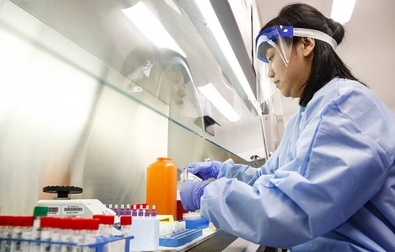 Ученые заявили, что бессимптомная передача коронавируса может происходить в 70% случаев