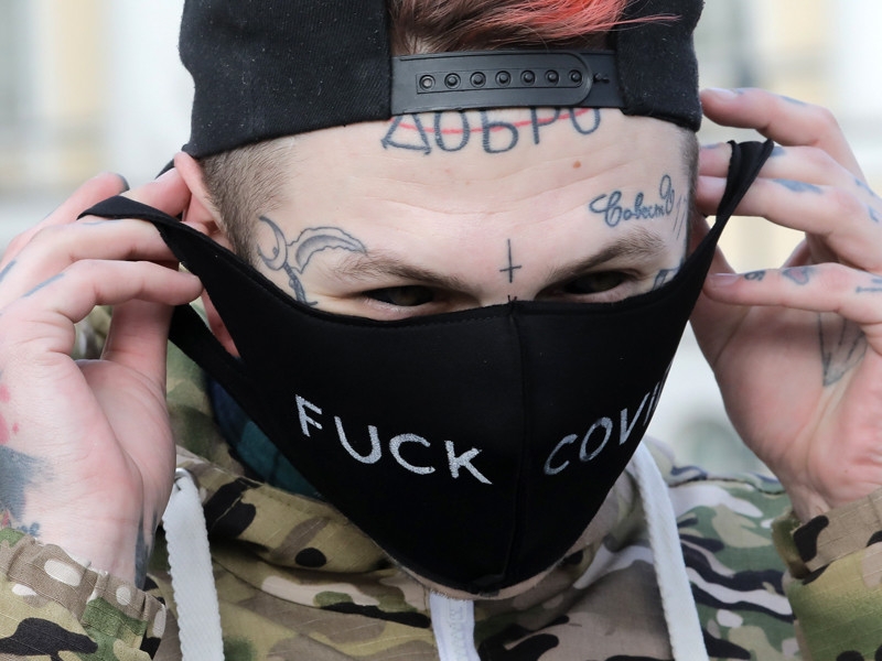 В Европе медики назвали самодельные маски бесполезными для защиты от COVID-19