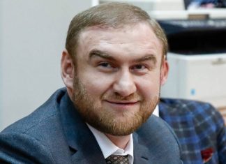Апелляционный суд отменил продление ареста экс-сенатору Рауфу Арашукову и его отцу