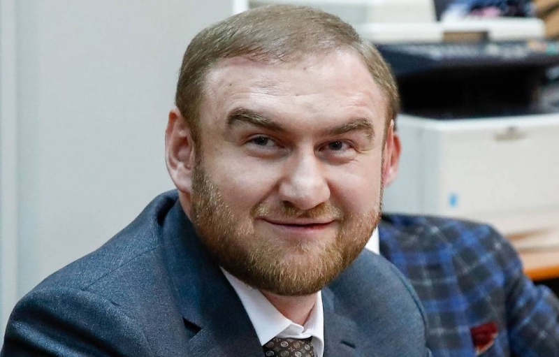 Апелляционный суд отменил продление ареста экс-сенатору Рауфу Арашукову и его отцу