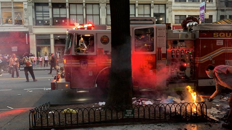 Беспорядки из-за смерти афроамериканца в США охватили несколько штатов