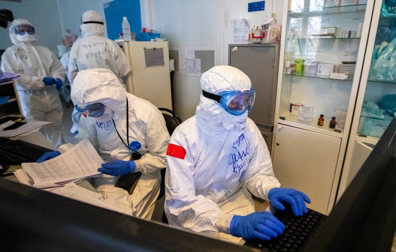 Число случаев заражения коронавирусом в РФ второй день подряд растет менее чем на 9 тыс.