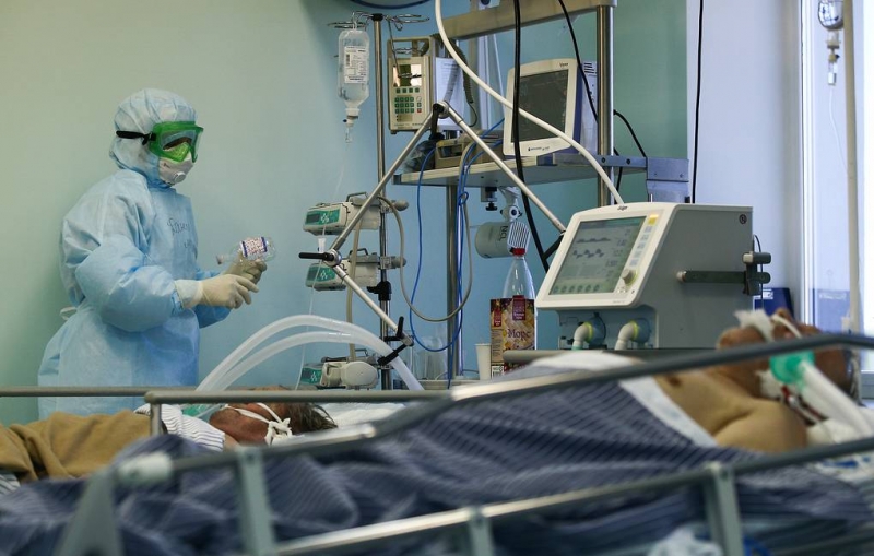 Число случаев заражения коронавирусом в России приблизилось к 400 тыс.