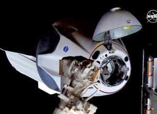 Crew Dragon пристыковался к МКС