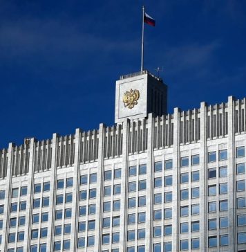 Кабмин утвердил отказ от учета времени при доплатах медикам за работу с инфицированными