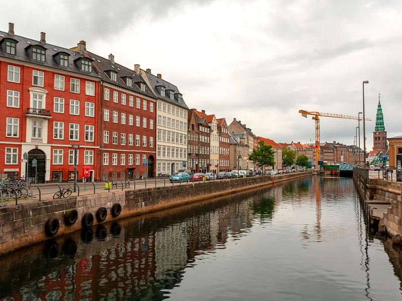 Кафе, рестораны и бары открылись в Дании