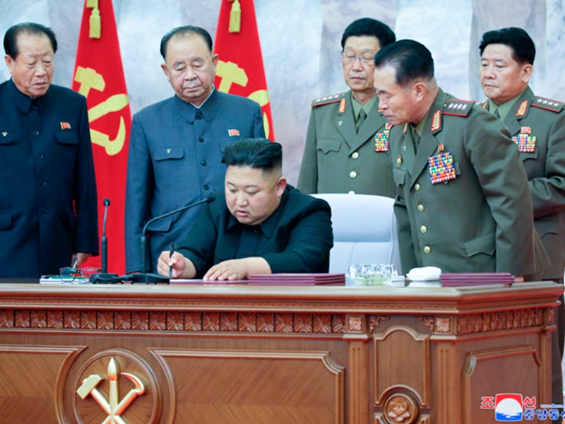 Ким Чен Ын появился на публике после трех недель отсутствия