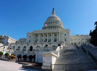 Конгресс США отложил обсуждение законопроекта о слежке за террористами и шпионами после угроз вето от Трампа