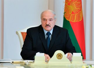 Лукашенко заявил, что не может отменить парад 9 мая, так как это «глубоко идеологическая вещь»