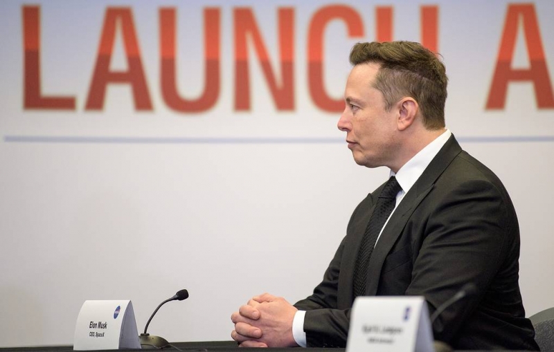 Маск после пилотируемого запуска Crew Dragon к МКС вспомнил о шутке Рогозина про батут