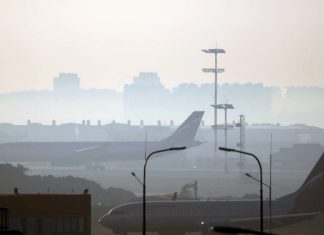 Минтранс предложил выдавать ваучеры взамен купленных до мая авиабилетов