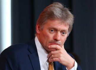 Песков заявил, что с ограничениями придется жить еще какое-то время всем, включая Путина