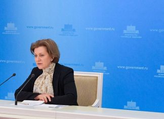 Попова заявила, что нельзя исключать возможность передачи коронавируса с едой и водой