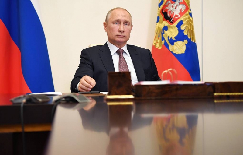 Путин отметил роль российской науки при создании современных видов вооружений