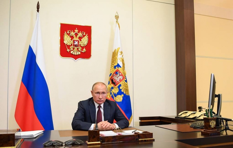 Путин: специалисты считают пройденным пик коронавируса в России

