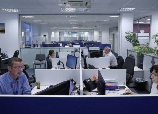 Роструд напомнил, как выплачивается зарплата за работу в нерабочие дни в мае