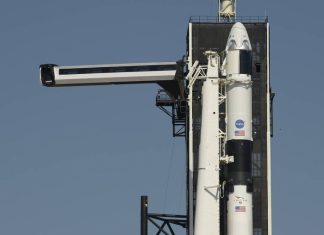 Старт американского корабля Crew Dragon к МКС отложили из-за погодных условий