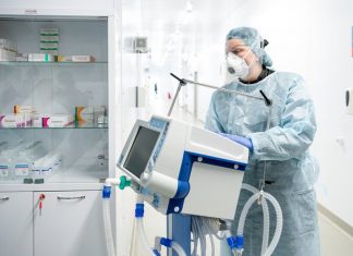 Ученые из Сингапура аннулировали все свои прогнозы о сроках окончания пандемии из-за быстро меняющейся ситуации