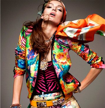 Где большое количество ярких нарядных интересных тканей