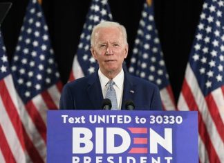 Байден заявил, что Трампу позволяют публиковать в Facebook заведомо ложную информацию