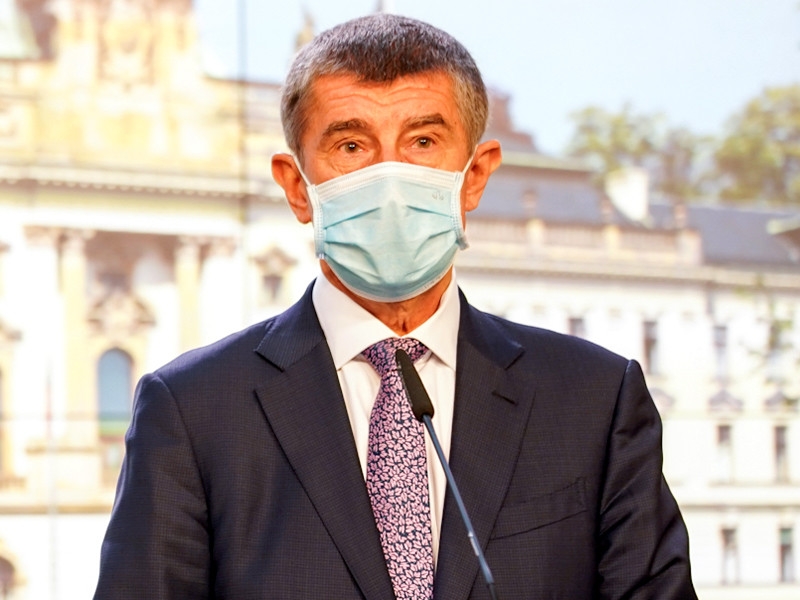 Чехия объявила двух сотрудников посольства РФ персонами нон грата