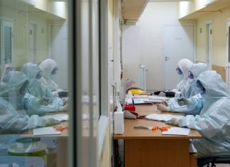 Число выздоровевших от COVID-19 в России за неделю впервые превысило число заразившихся