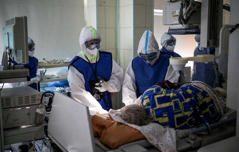 Число заразившихся коронавирусом в России возросло на 8 248

