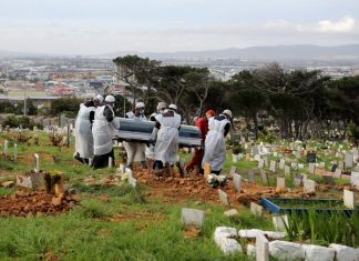 Число жертв коронавируса в мире превысило 400 тыс.