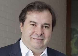 Члены бразильского парламента обвинили Минздрав страны в манипуляции коронавирусной статистикой