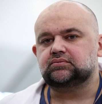 Денису Проценко и еще четырем врачам присвоили звание Героя труда