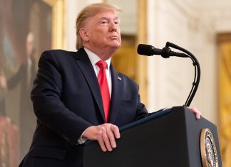 Дональд Трамп назвал своего экс-советника Джона Болтона «некомпетентным лгуном»