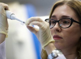 Две группы добровольцев отобраны для испытаний российской вакцины от коронавируса