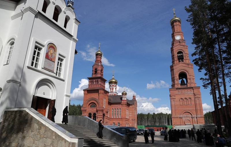 Екатеринбургская епархия проверяет обстоятельства нападения на группу Собчак в монастыре