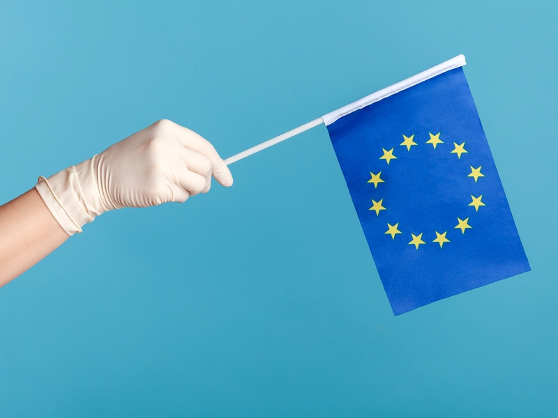 ЕС может оставить свои границы закрытыми для граждан России, США и Бразилии