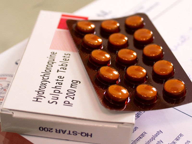 Гидроксихлорохин исключен из списка одобренных  для лечения COVID-19 препаратов в США