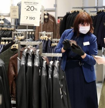 «Известия»: зарплата 40% россиян снизилась с начала пандемии