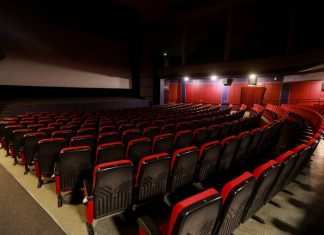 Кинотеатры в России откроются 15 июля