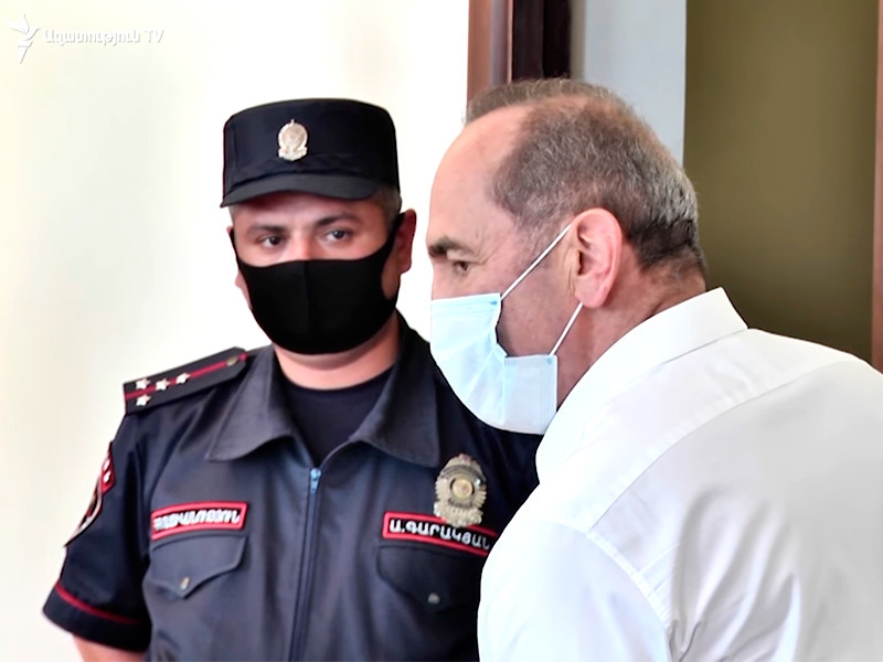 Крупные российские бизнесмены заплатили 4 млн долларов залога за бывшего президента Армении, обвиняемого в свержении строя