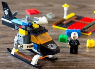 Lego из-за протестов в США отказалась от рекламы конструкторов с полицейскими и задержанными