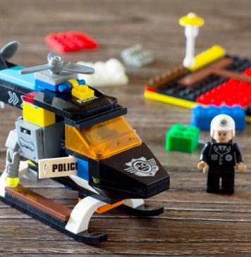 Lego из-за протестов в США отказалась от рекламы конструкторов с полицейскими и задержанными