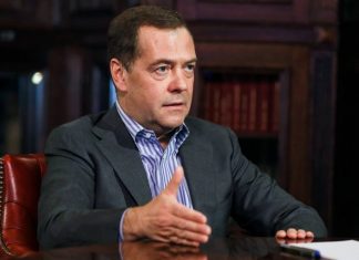 Медведев предупредил о риске деградации мировой экономики из-за новой вспышки пандемии