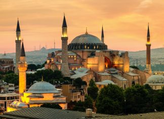 Министр юстиции Турции выступил за превращение Святой Софии в мечеть