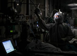 Минздрав одобрил российский препарат от COVID-19 «Арепливир»