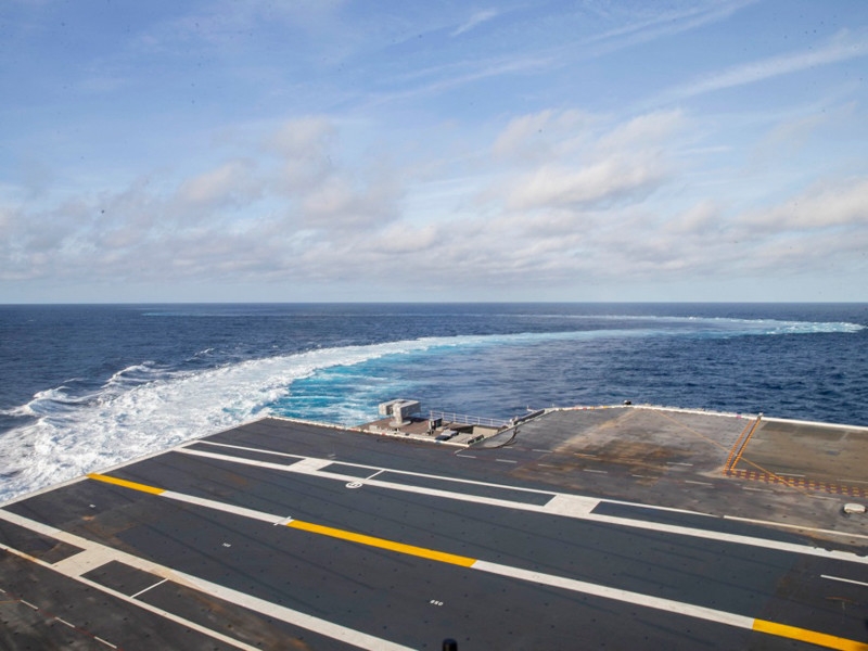 Новейший авианосец ВМС США вышел из строя из-за отказа системы катапульты самолетов