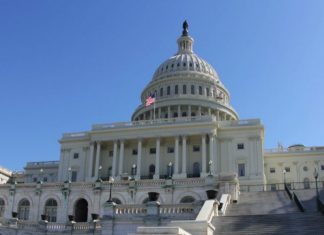 Палата представителей Конгресса США одобрила законопроект о реформе полиции, разработанный после смерти Джорджа Флойда