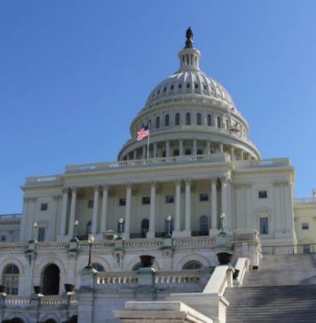 Палата представителей Конгресса США одобрила законопроект о реформе полиции, разработанный после смерти Джорджа Флойда