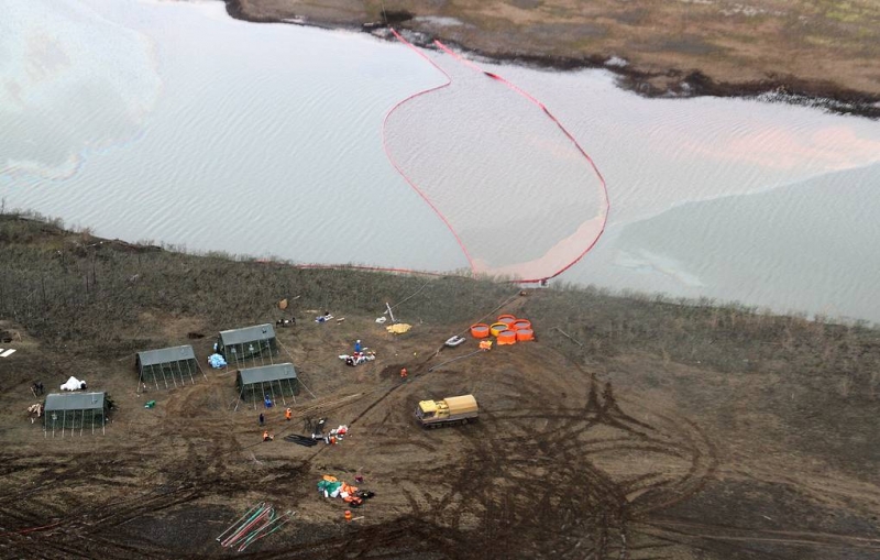 Площадь загрязнения нефтепродуктами в Норильске составила 180 тыс. кв. м

