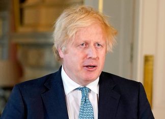 Премьер Великобритании отверг появившиеся во время протестов требования снести памятники великим британцам