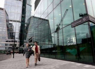 Россиян ждет сокращенная рабочая неделя